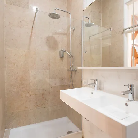 Modern Baixa By Lu Holidays Apartment